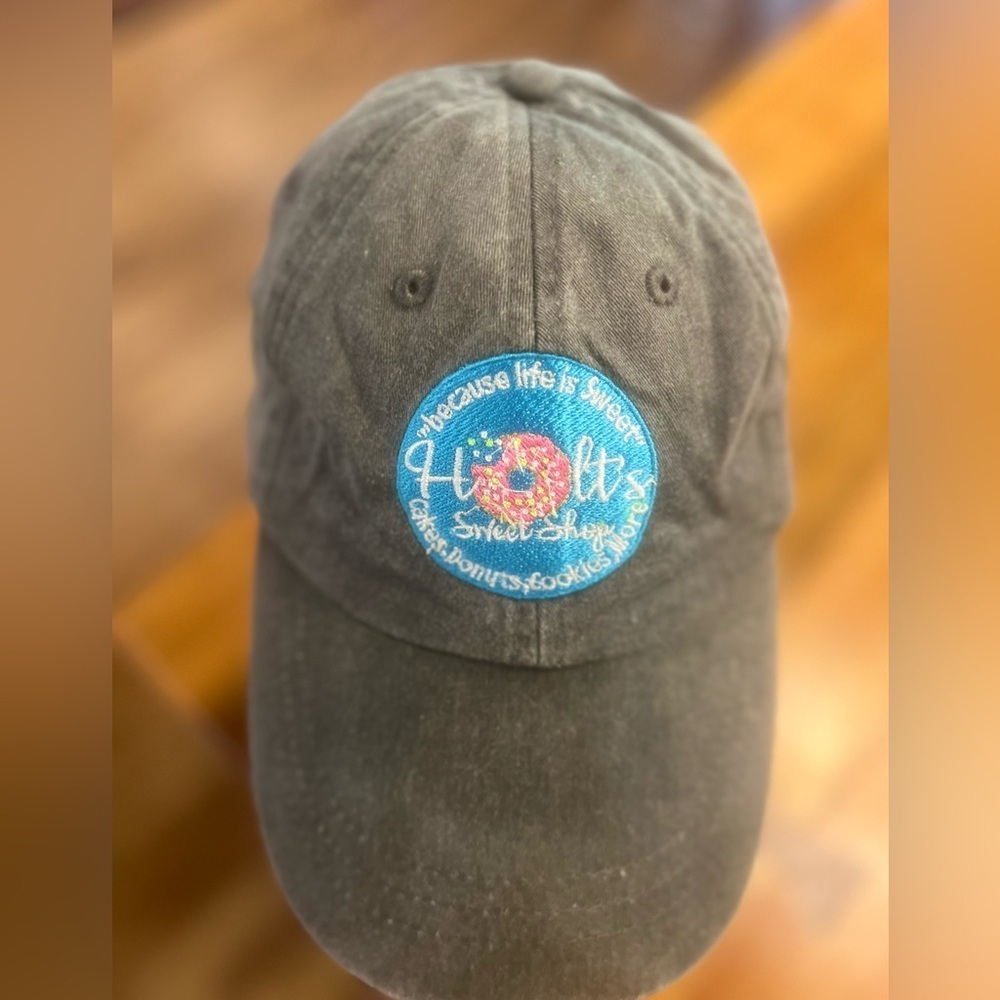 Holts sweet shop ball cap in GUC